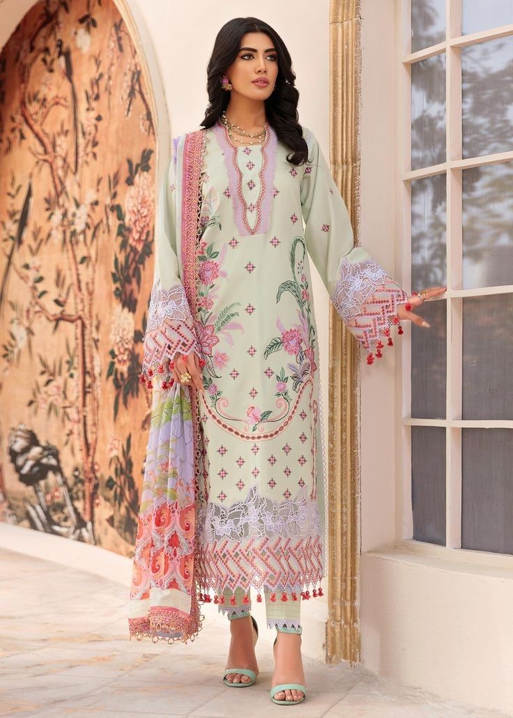 Graceful Aura Ethnic Set 3